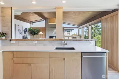 11038 Auburn Avenue S, Seattle, WA 98178 - Photo 16