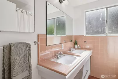 11038 Auburn Avenue S, Seattle, WA 98178 - Photo 24