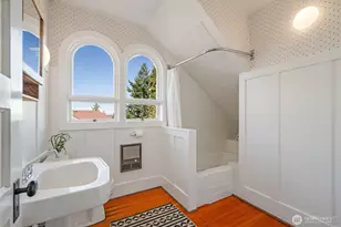 1204 17th Ave E, Seattle, WA 98112 - Photo 26