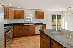 6826 N 11th St, Tacoma, WA 98406 - Photo 12