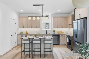 805 NW 63rd St, Seattle, WA 98107 - Photo 10