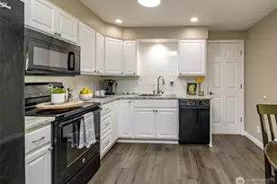 1627 S Verde St, Tacoma, WA 98405 - Photo 10