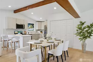 527 N 200th St, Shoreline, WA 98133 - Photo 10