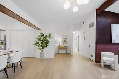 527 N 200th Street, Shoreline, WA 98133 - Photo 14