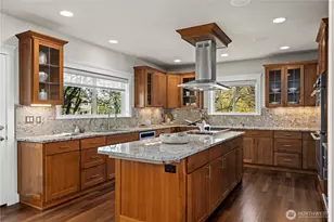 11028 E Riverside Dr, Bothell, WA 98011 - Photo 10