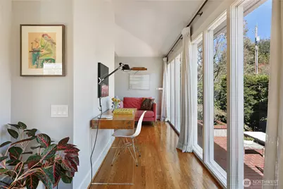 901 11th Avenue E, Seattle, WA 98102 - Photo 10