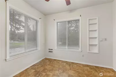 10114 Canyon Road E, Puyallup, WA 98373 - Photo 12