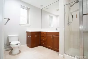 11004 NE 11th St, Bellevue, WA 98004 - Photo 8