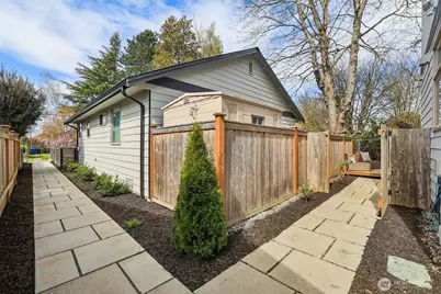 8410 17th Avenue SW #3, Seattle, WA 98106 - Photo 6