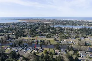 673 Island Cir SE, Ocean Shores, WA 98569 - Photo 30