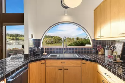 2180 Cove Drive, Oak Harbor, WA 98277 - Photo 16