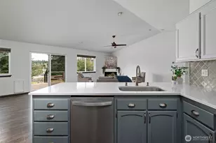 2060 SW 16th, Oak Harbor, WA 98277 - Photo 10