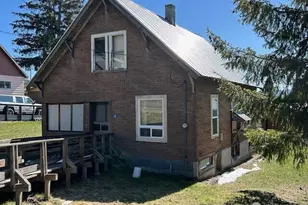 204 W Alaska Ave, Roslyn, WA 98941 - Photo 1