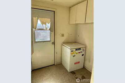 204 W Alaska Avenue, Roslyn, WA 98941 - Photo 6