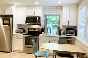 1609 E Columbia St, Seattle, WA 98122 - Photo 10