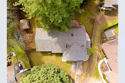 1409 N 135th Pl, Seattle, WA 98133 - Photo 4