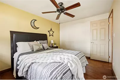 1409 N 135th Pl, Seattle, WA 98133 - Photo 16