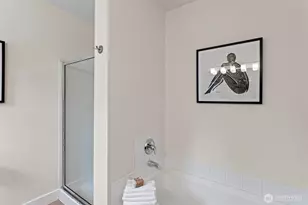 347 N 103rd St, Seattle, WA 98133 - Photo 14