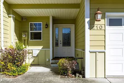 210 SE Melrose Drive, Oak Harbor, WA 98277 - Photo 2