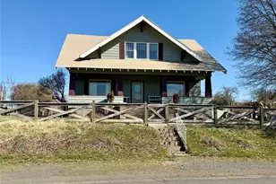 215 NW Cole Ave, Wilbur, WA 99185 - Photo 2