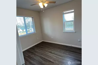 302 Van Trump Avenue NE, Yelm, WA 98597 - Photo 28