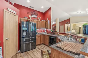 260 Trinity Dr, Castle Rock, WA 98611 - Photo 12