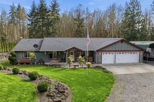 260 Trinity Dr, Castle Rock, WA 98611 - Photo 2