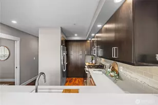 1240 5th Ave N, Seattle, WA 98109 - Photo 12