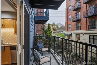 960 Harris Avenue #307, Bellingham, WA 98225 - Photo 4