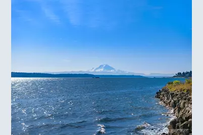 5430 Rockaway Beach Road NE, Bainbridge Island, WA 98110 - Photo 2