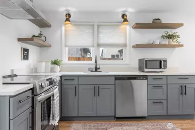 909 N 170th Street, Shoreline, WA 98133 - Photo 12