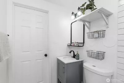 909 N 170th Street, Shoreline, WA 98133 - Photo 20