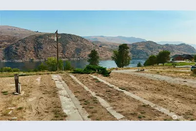 27375 US Hwy 97, Chelan, WA 98816 - Photo 16