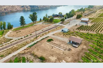 27375 US Hwy 97, Chelan, WA 98816 - Photo 2