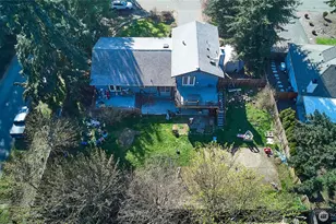 10417 190th Ave Ct E, Bonney Lake, WA 98391 - Photo 2