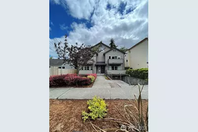 8830 Nesbit Avenue N, Seattle, WA 98103 - Photo 10