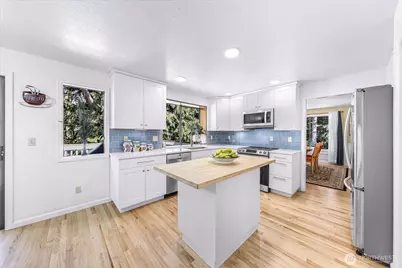 20714 NE 43rd Street, Sammamish, WA 98074 - Photo 4