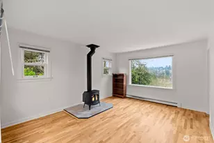 2009 Water St SW, Olympia, WA 98501 - Photo 2