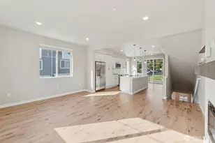 15423 Admiralty Way, Lynnwood, WA 98087 - Photo 6