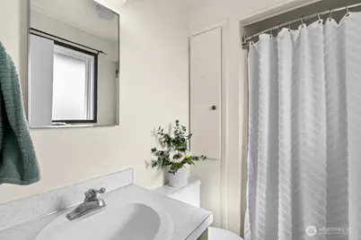 335 SW 4th Avenue, Oak Harbor, WA 98277 - Photo 14