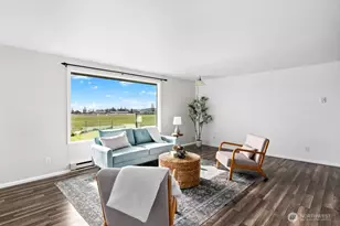 335 SW 4th Ave, Oak Harbor, WA 98277 - Photo 4