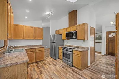 6509 182nd Street SW, Lynnwood, WA 98037 - Photo 8