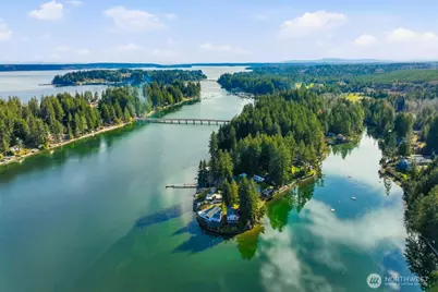 270 E Grapeview Point Road, Allyn, WA 98524 - Photo 40