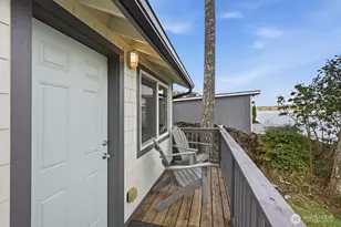 270 E Grapeview Point Rd, Allyn, WA 98524 - Photo 26