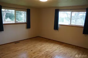 12019 Bingham Ave E, Tacoma, WA 98446 - Photo 20