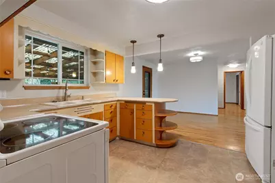 12019 Bingham Ave E, Tacoma, WA 98446 - Photo 10