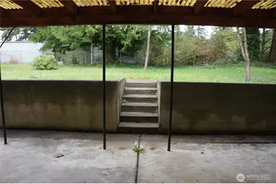 12019 Bingham Avenue E, Tacoma, WA 98446 - Photo 32