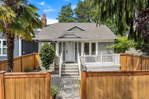 826 NE 80th St, Seattle, WA 98115 - Photo 34