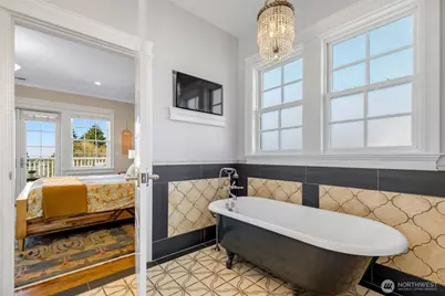 3723 41st Avenue SW, Seattle, WA 98116 - Photo 22