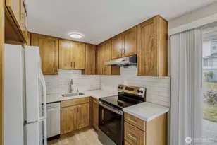 8001 36th Ave S, Seattle, WA 98118 - Photo 4